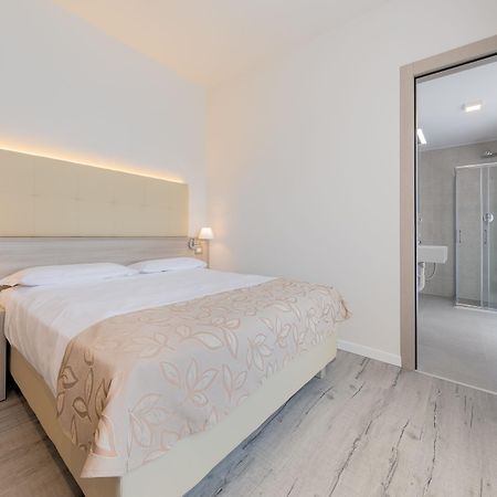 Quality Hotel Delfino Venezia Mestre Esterno foto