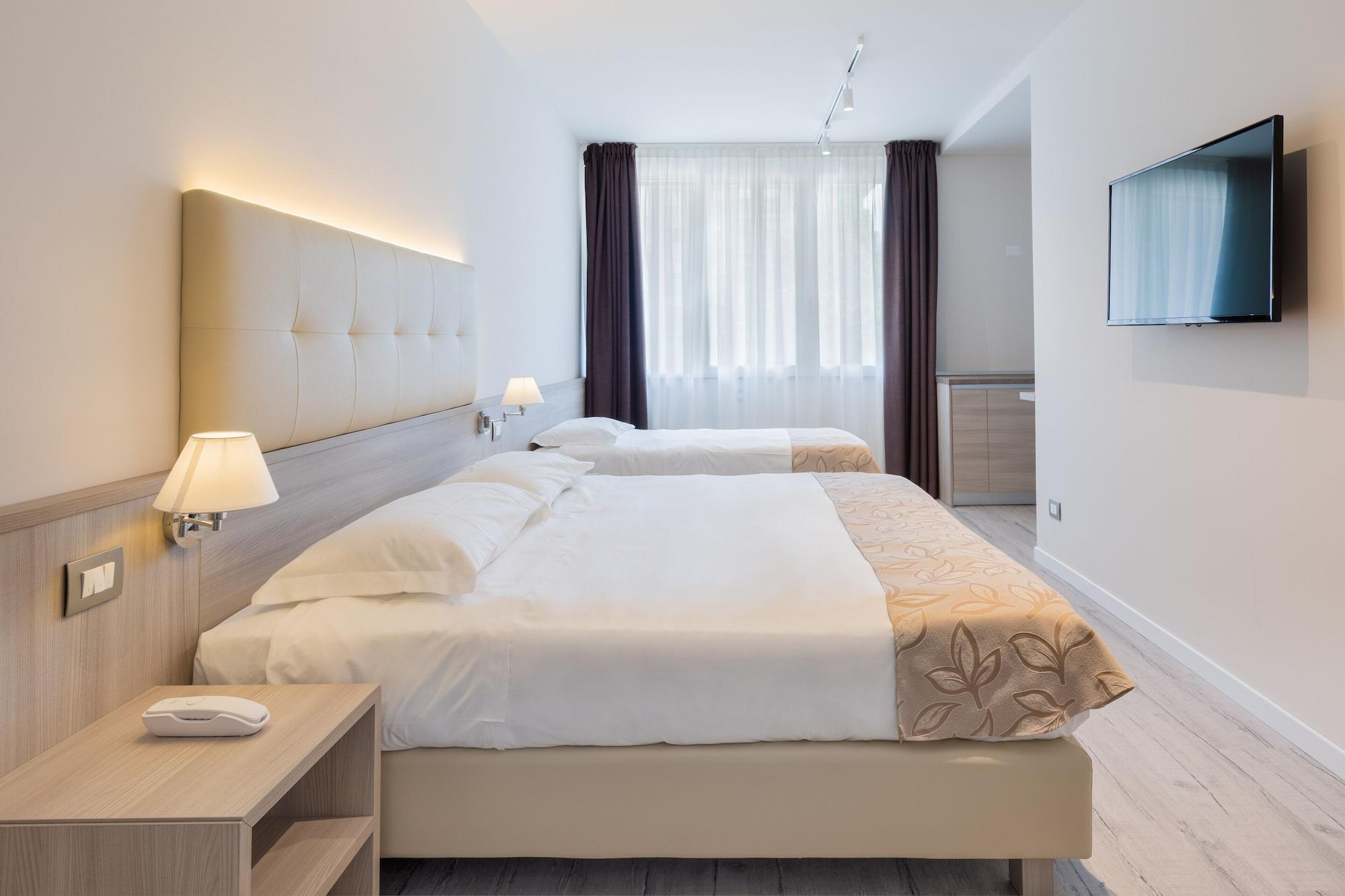 Quality Hotel Delfino Venezia Mestre Esterno foto