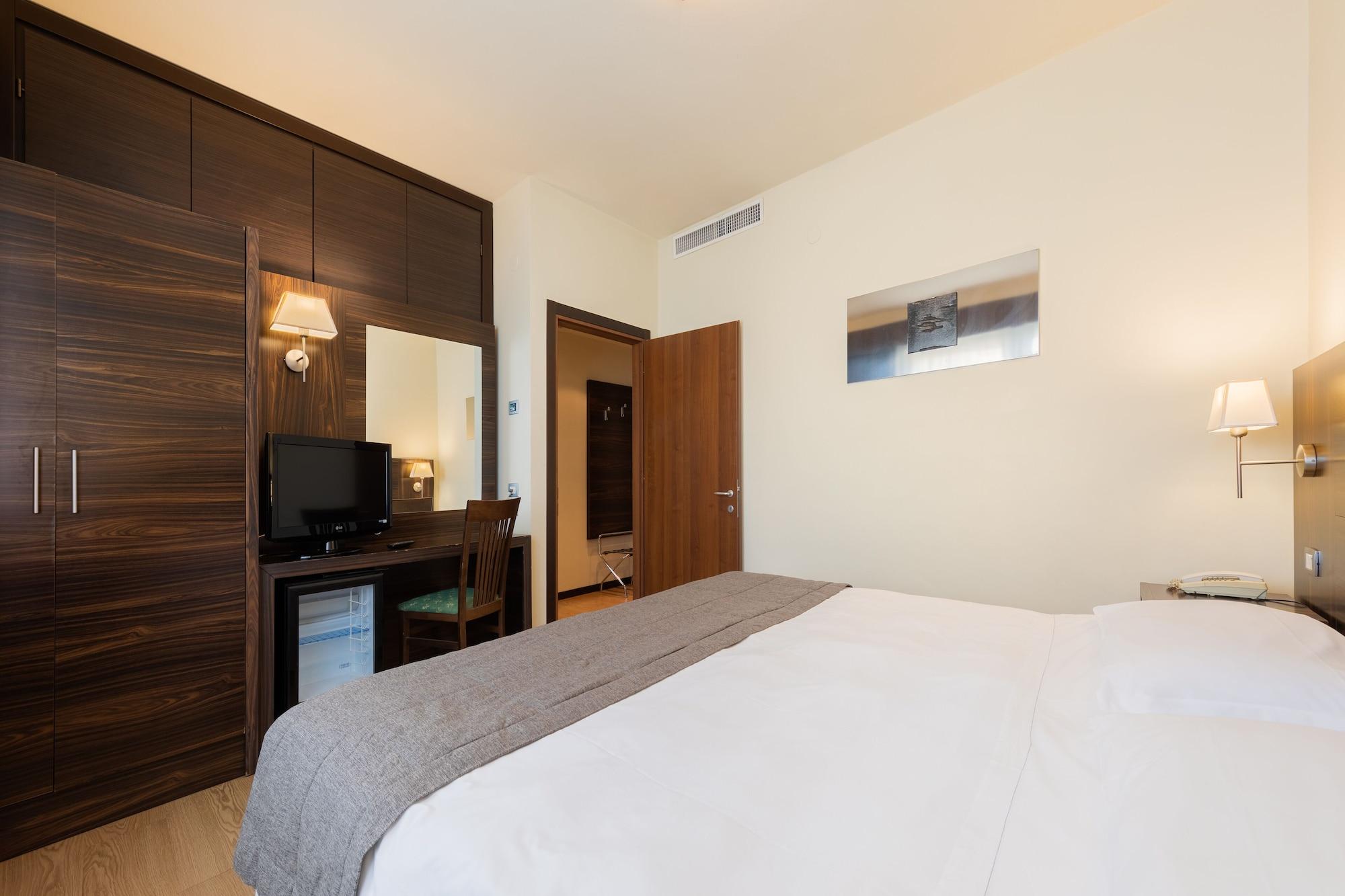 Quality Hotel Delfino Venezia Mestre Esterno foto