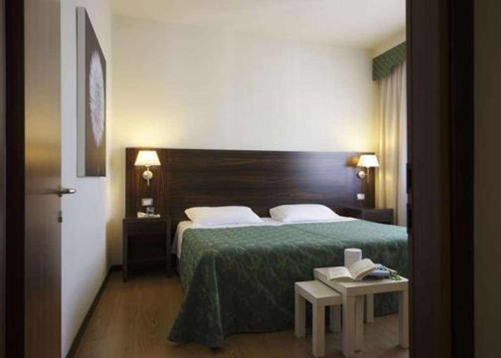 Quality Hotel Delfino Venezia Mestre Camera foto