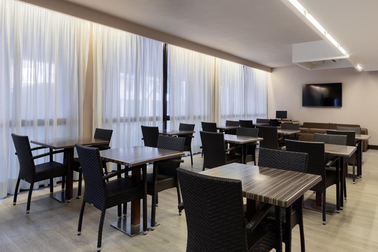 Quality Hotel Delfino Venezia Mestre Esterno foto